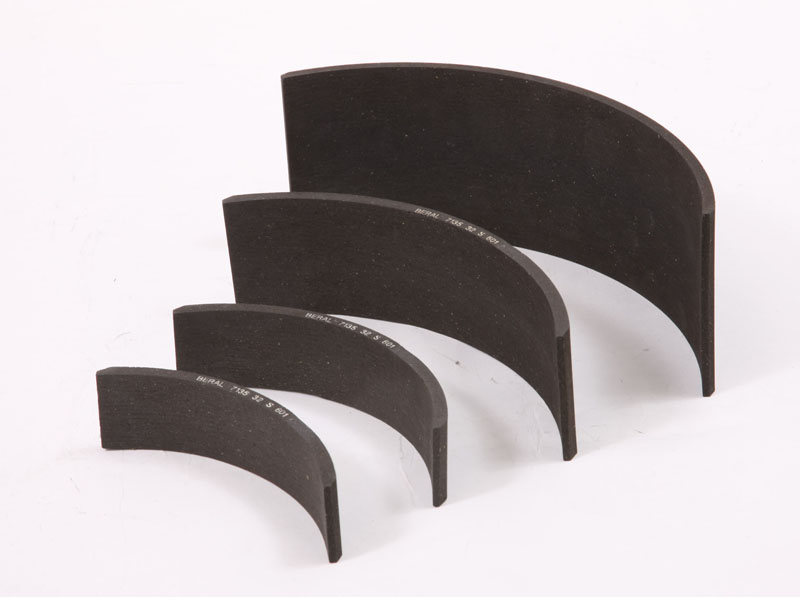 Brake Linings in Semirigid Friction Material Brakes